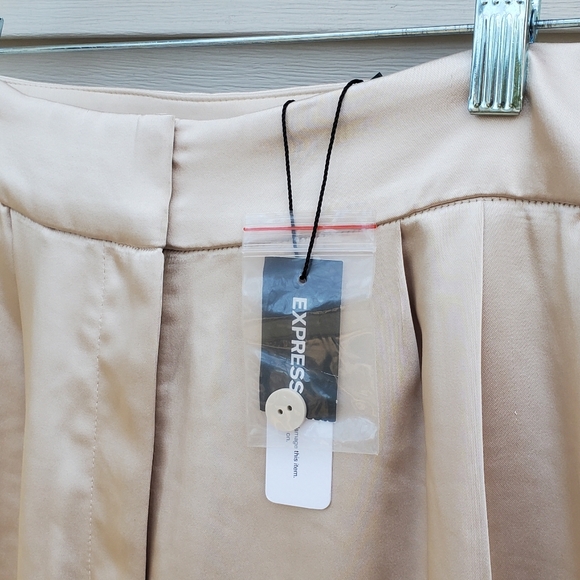 NEW! Express Wide-Leg Draped Satin Cream Trousers Size 4L - Picture 6 of 9